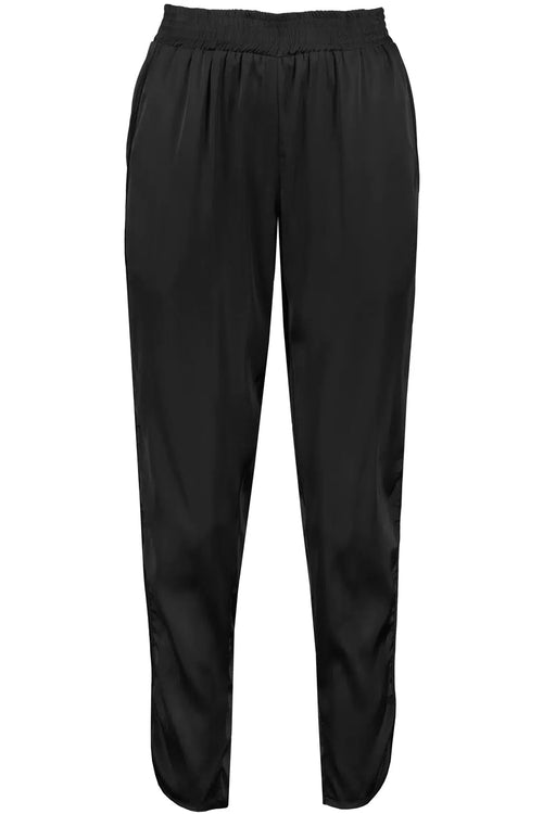 Logan  Pant