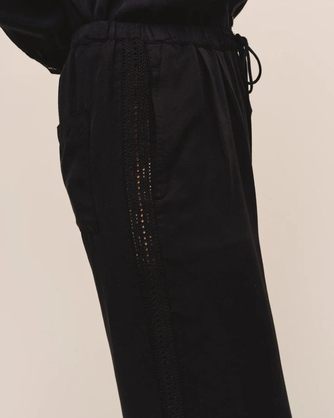 Side Seam Trim Pant - Black