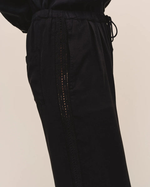 Side Seam Trim Pant - Black
