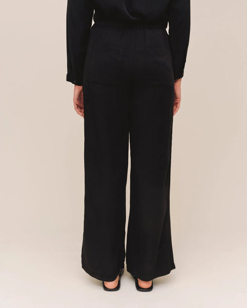 Side Seam Trim Pant - Black